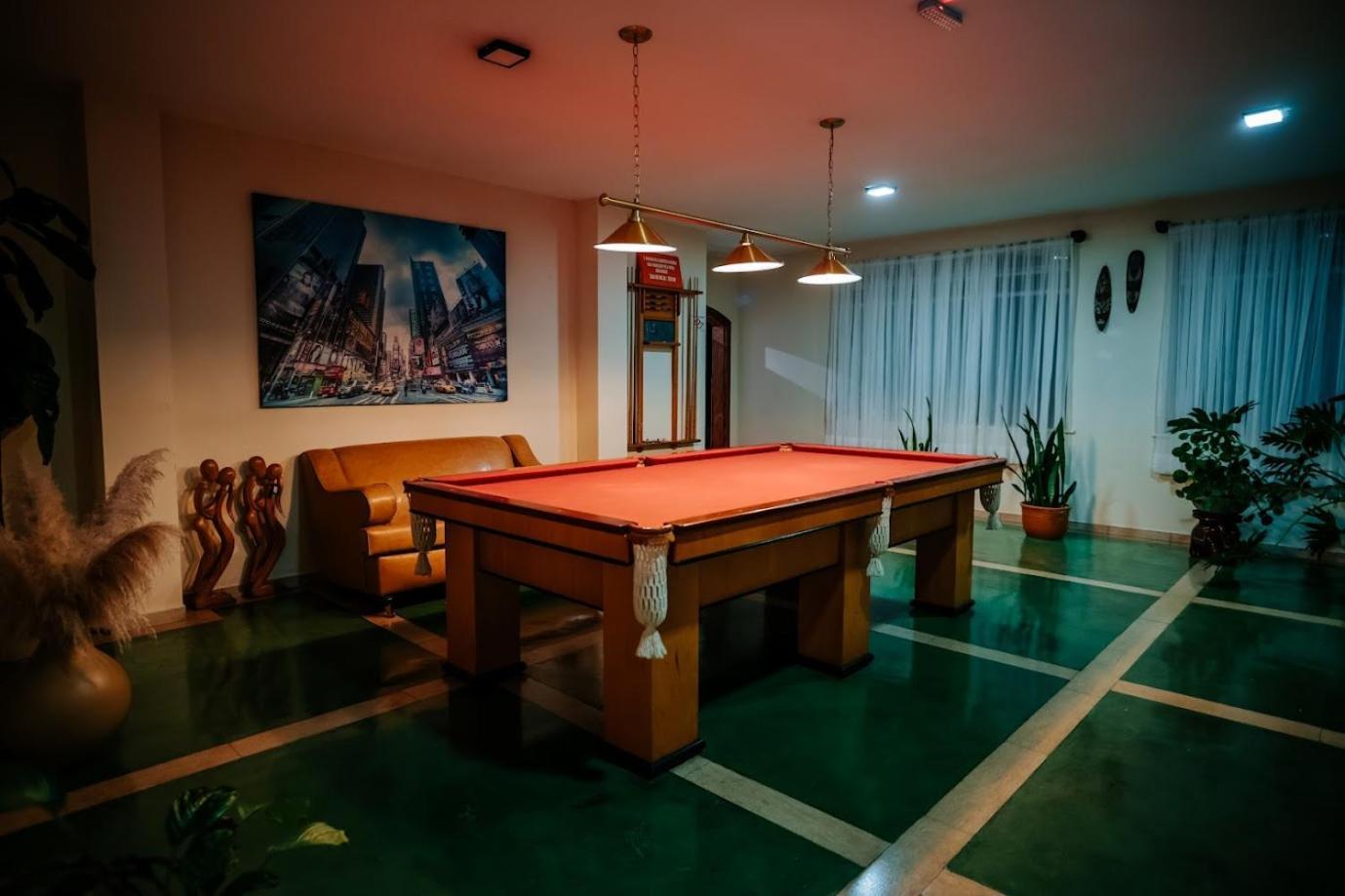 Chris Park Hotel 4*