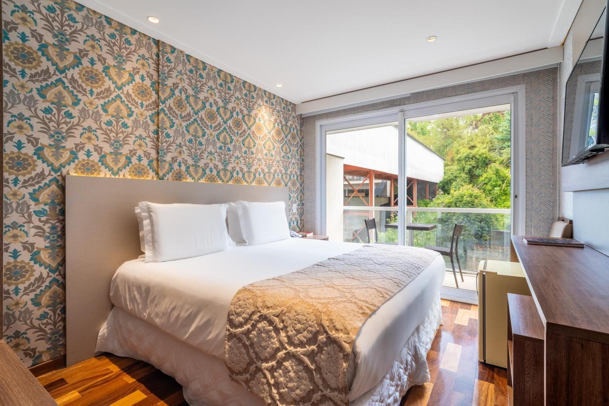 Chris Park Hotel 4*