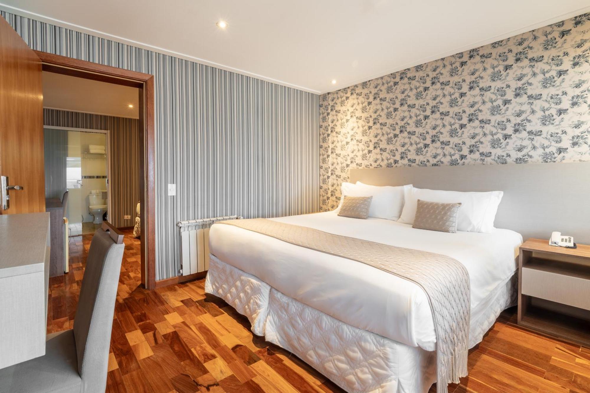 Chris Park Hotel