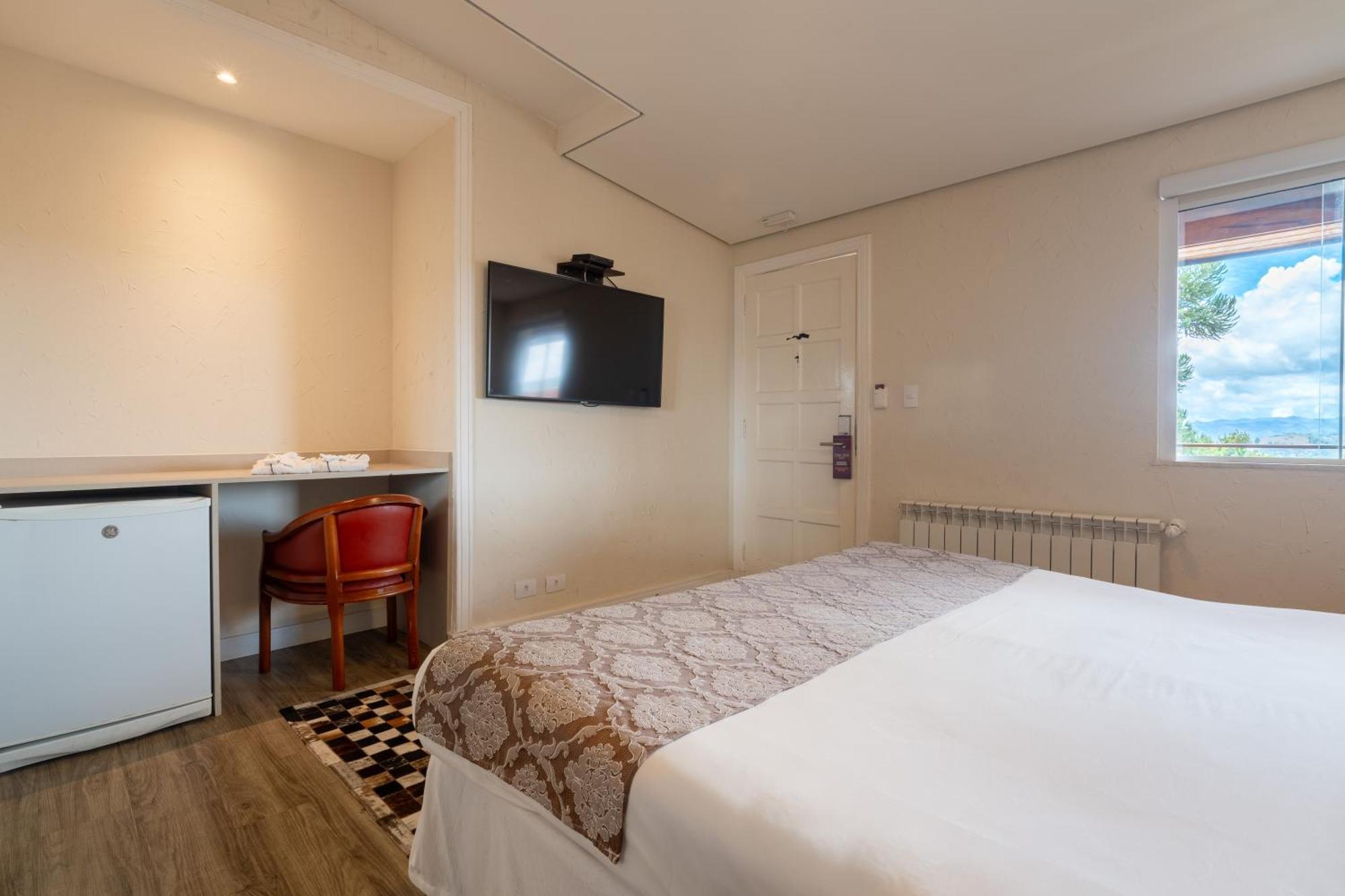 Chris Park Hotel 4*