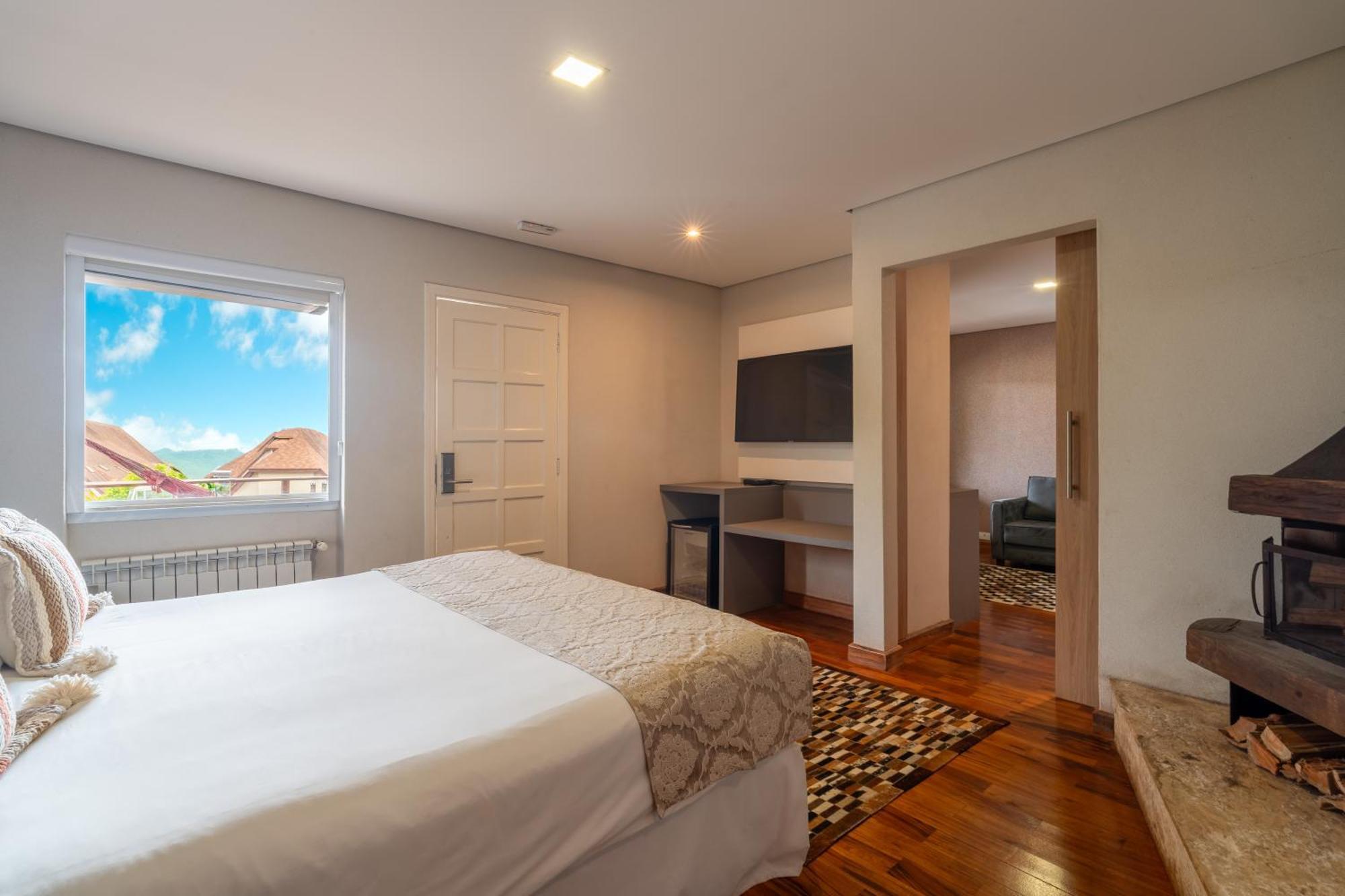 Chris Park Hotel