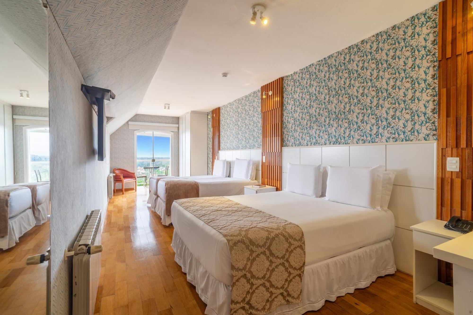 Chris Park Hotel 4*