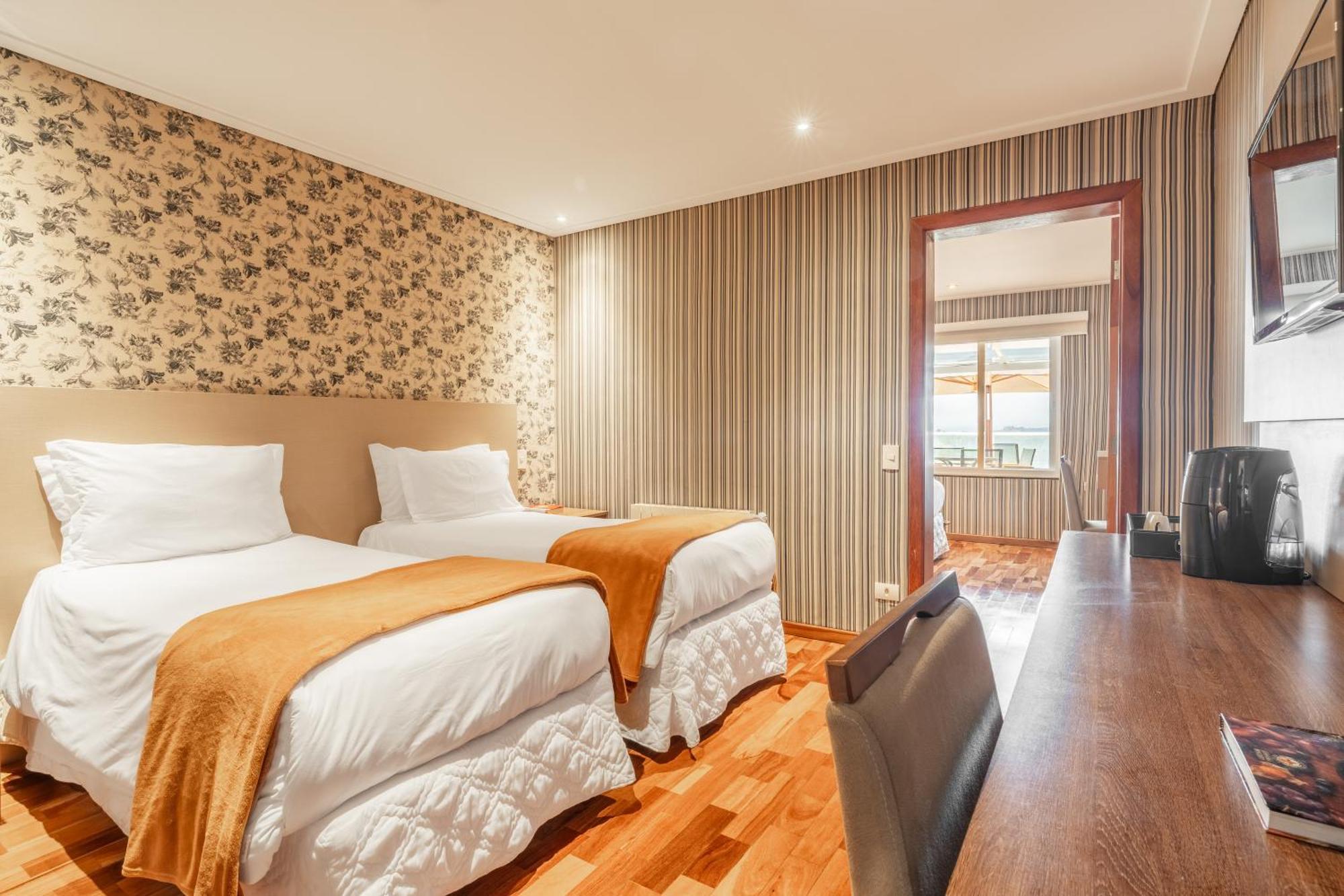Chris Park Hotel 4*