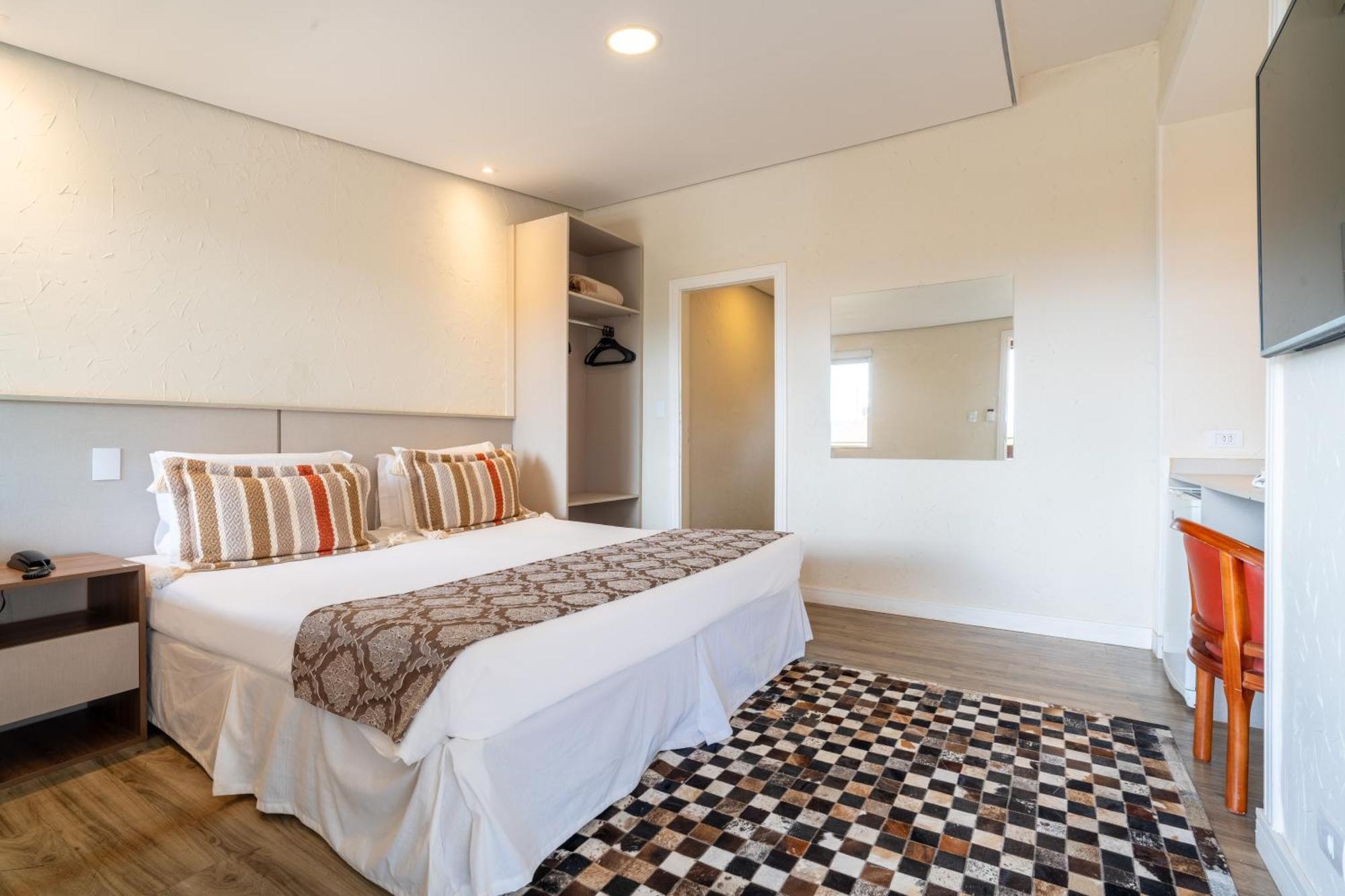 Hotel Chris Park 4*