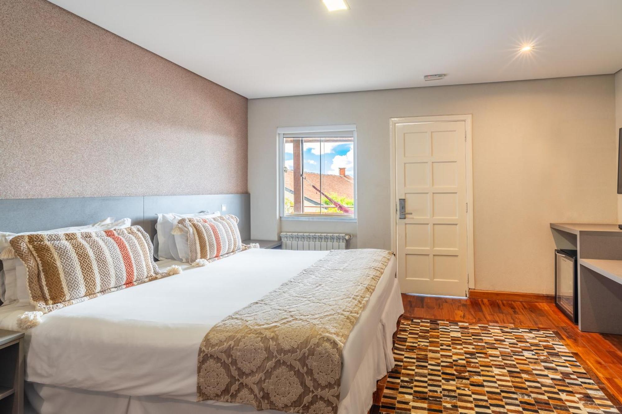 Chris Park Hotel